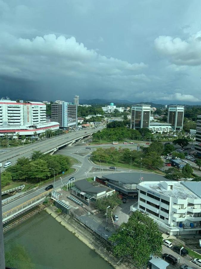 Sky Suite Top Floor With Rooftop Pool & Gym Kota Kinabalu Exterior photo