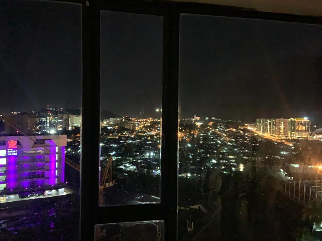 Sky Suite Top Floor With Rooftop Pool & Gym Kota Kinabalu Exterior photo