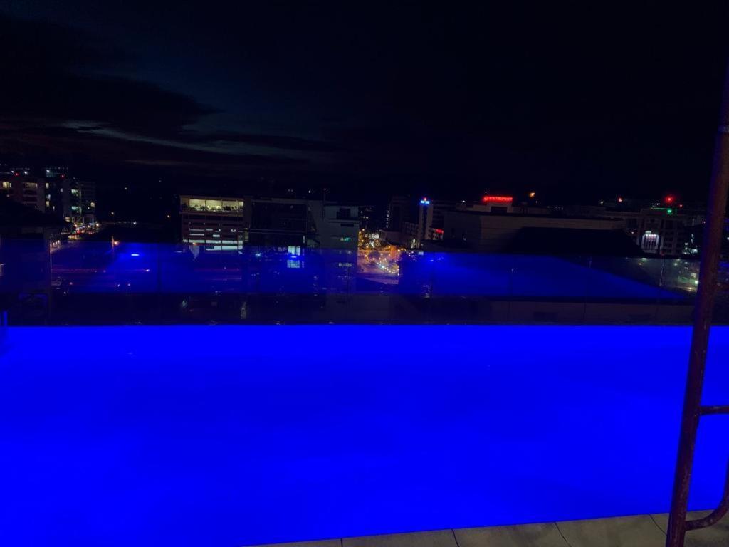 Sky Suite Top Floor With Rooftop Pool & Gym Kota Kinabalu Exterior photo