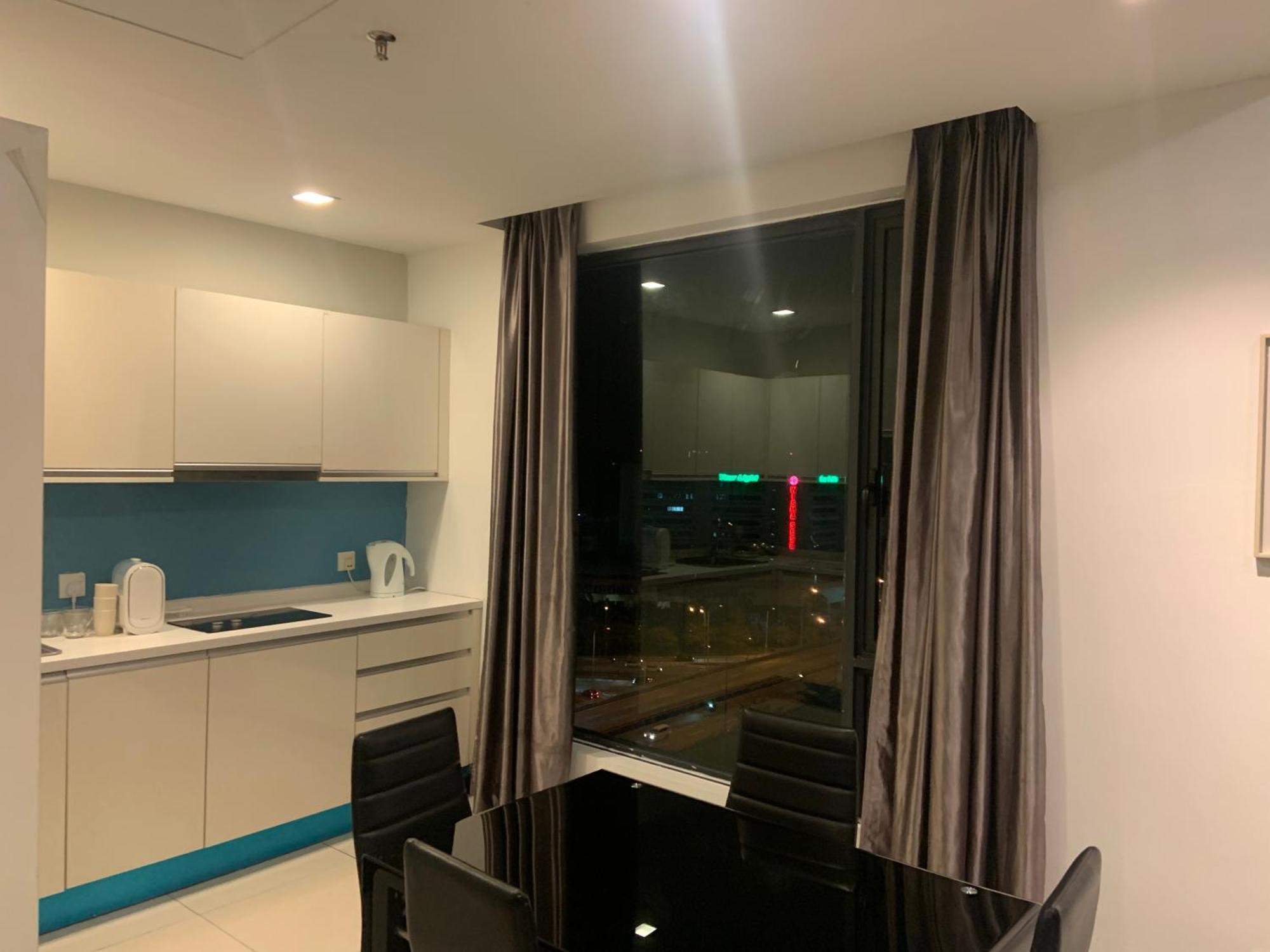 Sky Suite Top Floor With Rooftop Pool & Gym Kota Kinabalu Exterior photo