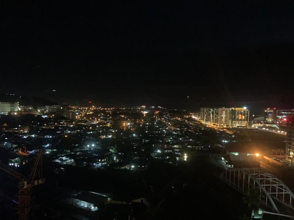 Sky Suite Top Floor With Rooftop Pool & Gym Kota Kinabalu Exterior photo